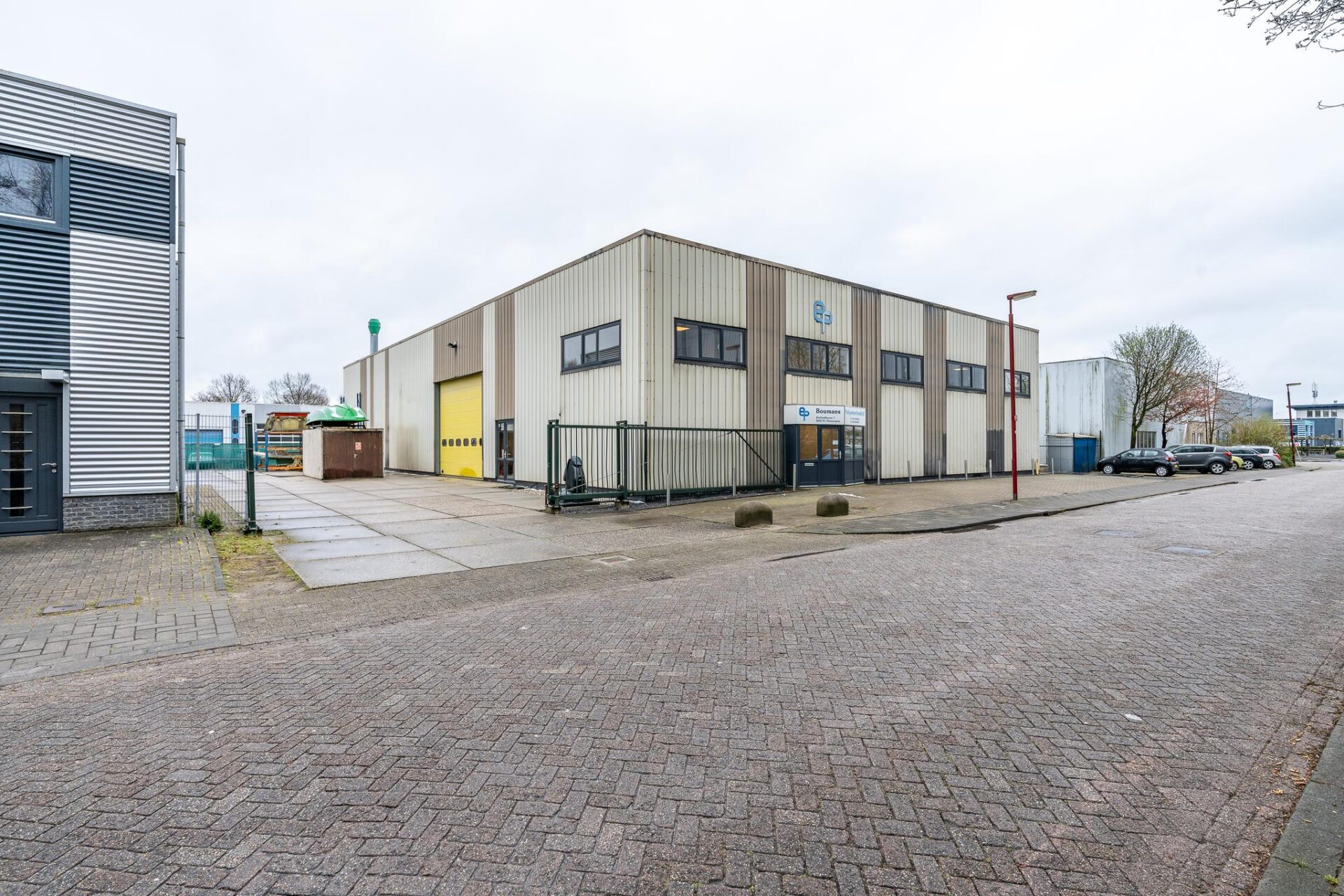 Te koop vrijstaand bedrijfspand met eigen terrein Waltmann Makelaars